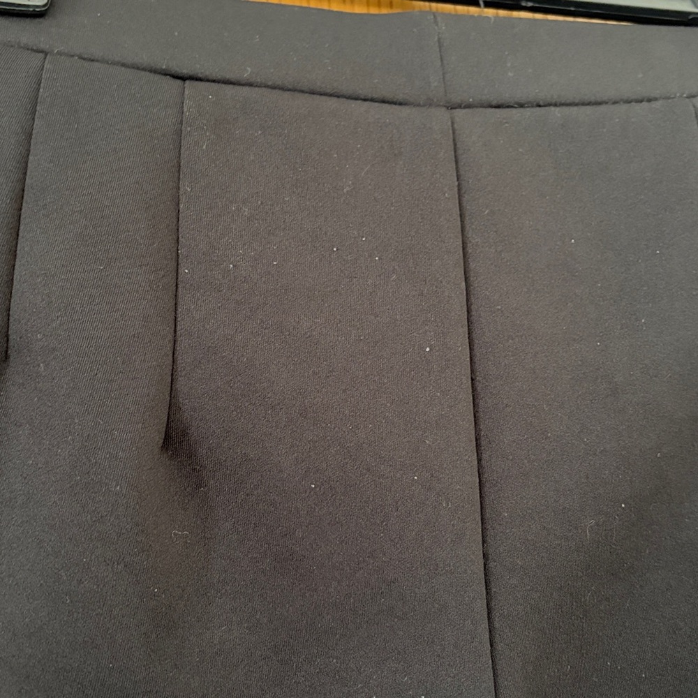 Express Black Scalloped Women's Shorts - Picture 5 of 5